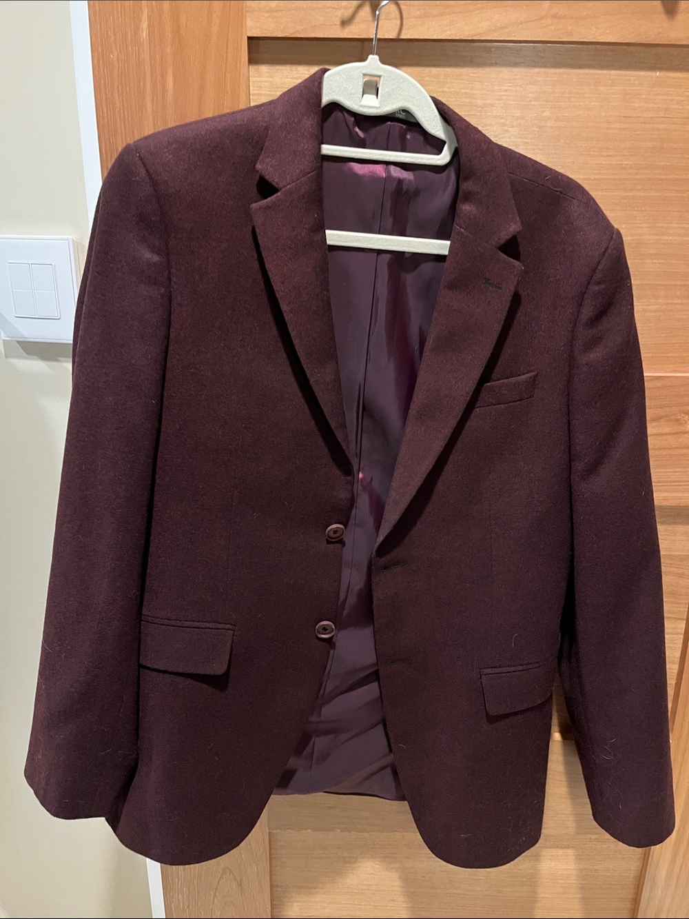 Men's Maroon Two-Button Blazer - Classic Tailored Sport Coat